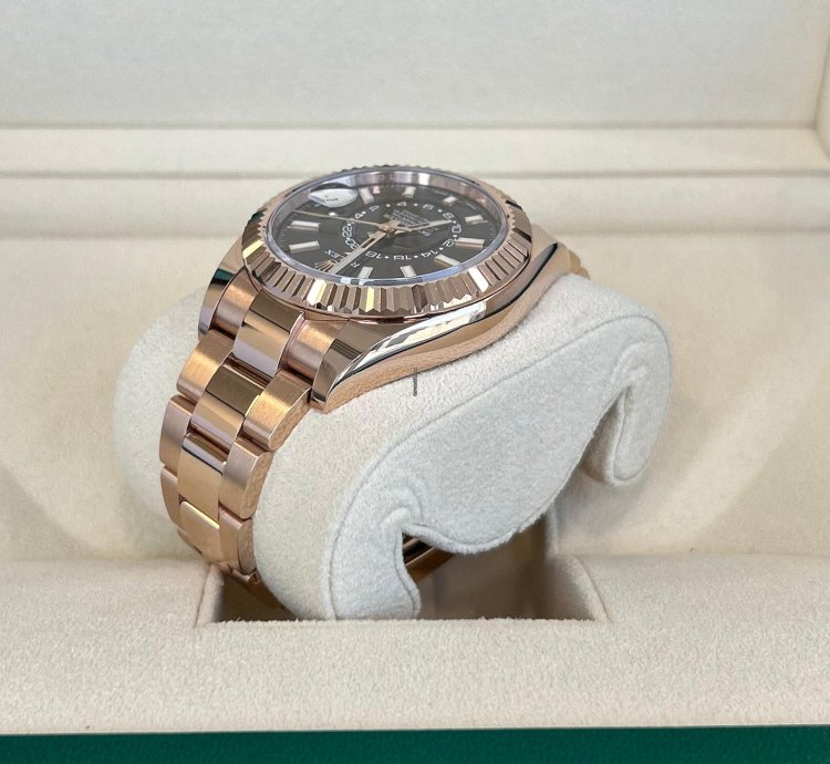 Rolex Sky-dweller 2023 Skydweller Rose Gold Chocolate 326935