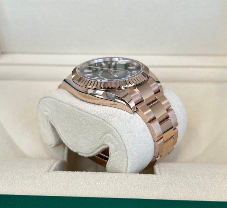 Rolex Sky-dweller 2023 Skydweller Rose Gold Chocolate 326935