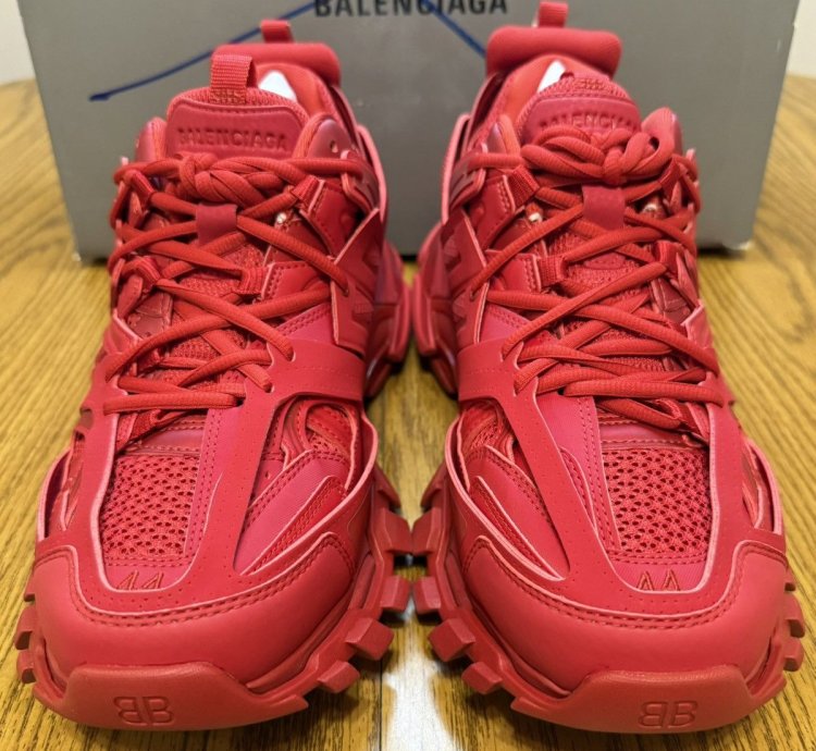 Balenciaga Track Sneaker red