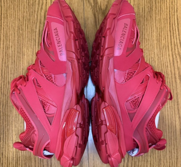 Balenciaga Track Sneaker red