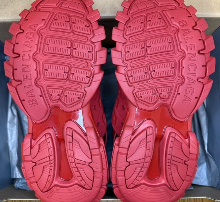 Balenciaga Track Sneaker red