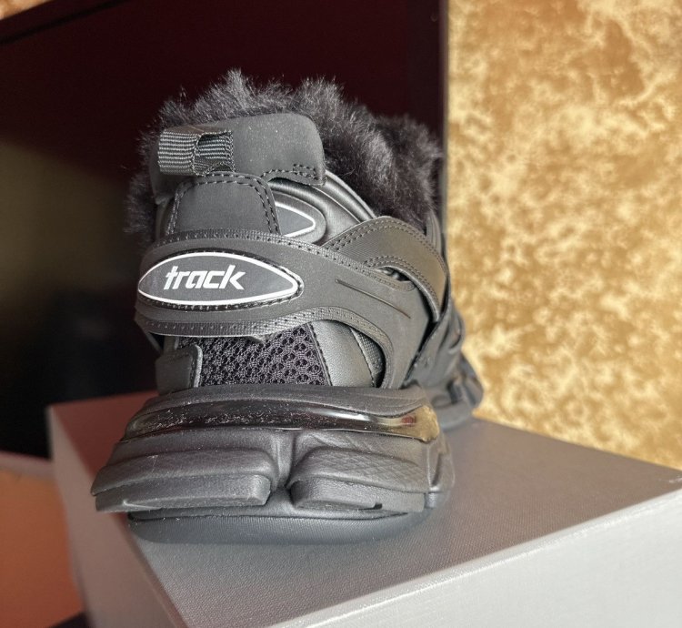 Balenciaga Track Sneaker Faux-fur Balck 45