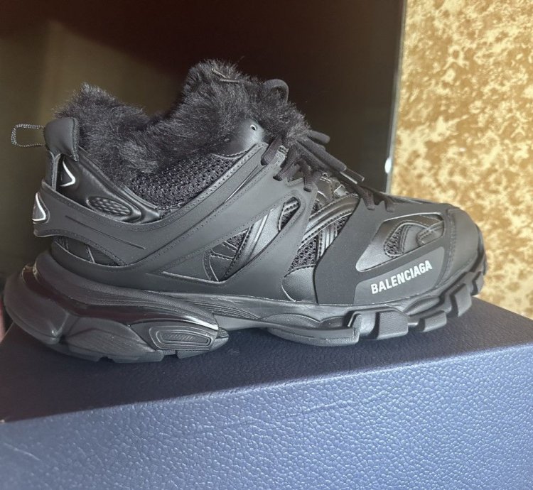 Balenciaga Track Sneaker Faux-fur Balck 45