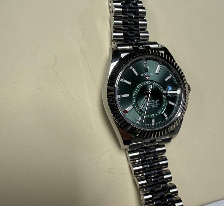 Rolex Sky-dweller 2023 White Gold And Steel Mint Green Dial Jubile Brazalet
