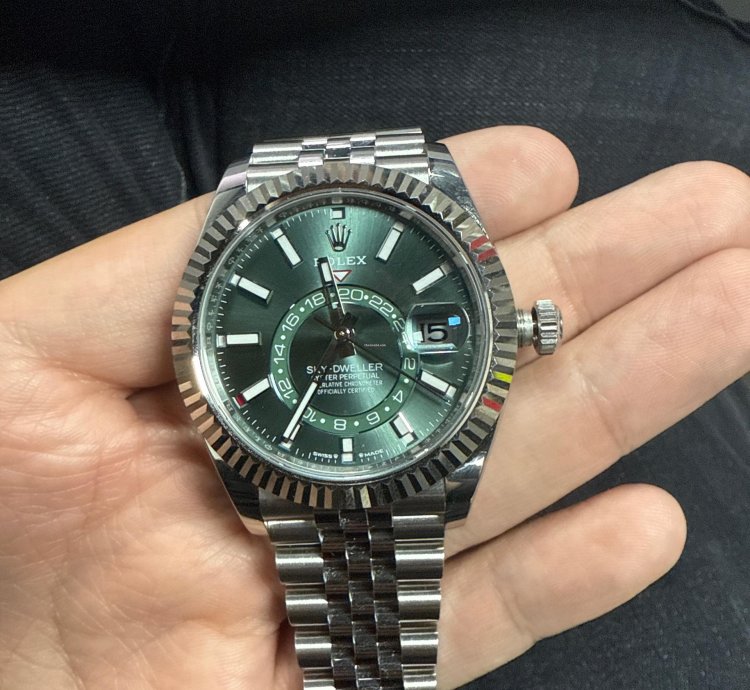 Rolex Sky-dweller 2023 White Gold And Steel Mint Green Dial Jubile Brazalet