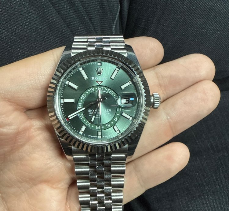 Rolex Sky-dweller 2023 White Gold And Steel Mint Green Dial Jubile Brazalet