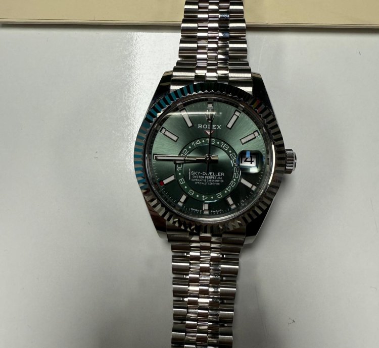 Rolex Sky-dweller 2023 White Gold And Steel Mint Green Dial Jubile Brazalet