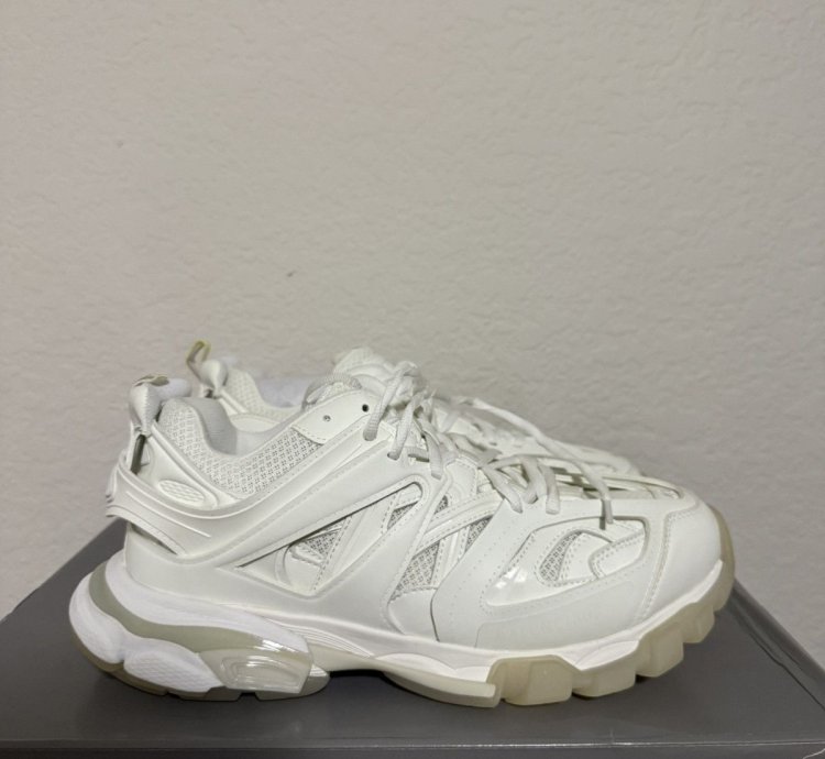 Balenciaga Track Sneaker Glow In The Dark 42