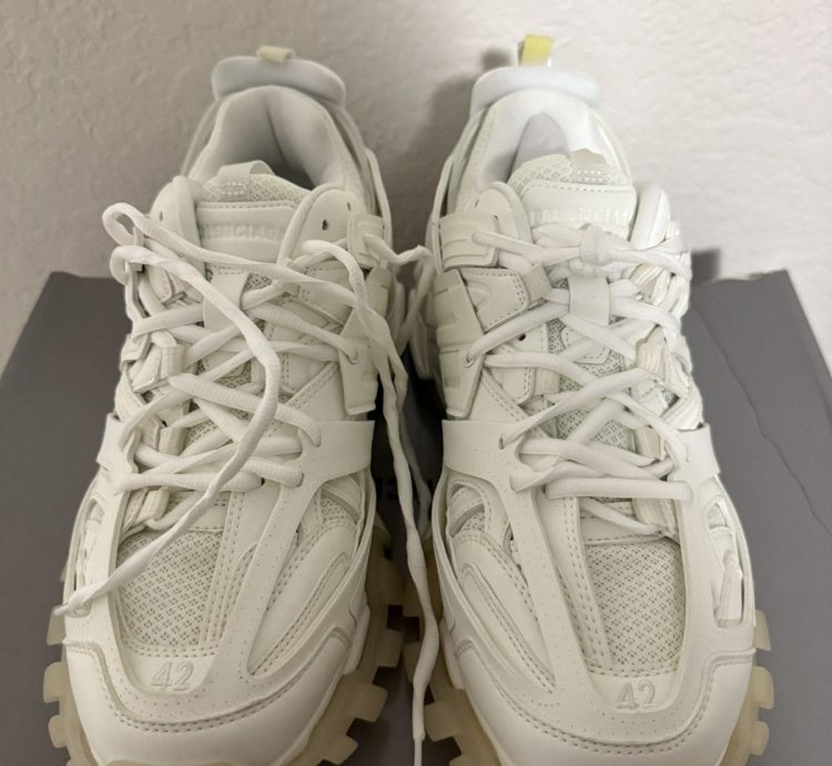 Balenciaga Track Sneaker Glow In The Dark 42