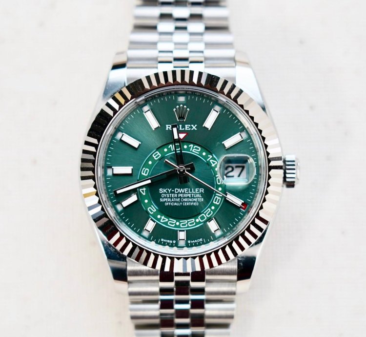 Rolex Sky-dweller 2024 Rolex Sky Dweller 42m Green Dial 336934