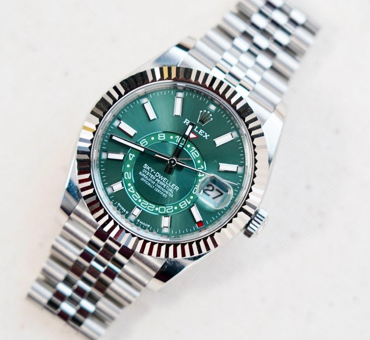 Rolex Sky-dweller 2024 Rolex Sky Dweller 42m Green Dial 336934