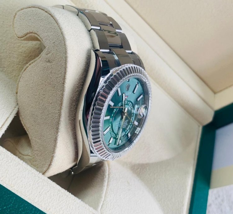 Rolex Sky-dweller 2024 Sky-dweller Green Dial Unworn 336934 Box And Papers