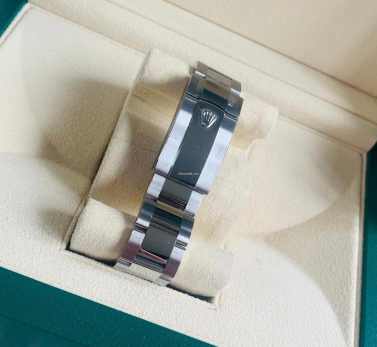 Rolex Sky-dweller 2024 Sky-dweller Green Dial Unworn 336934 Box And Papers