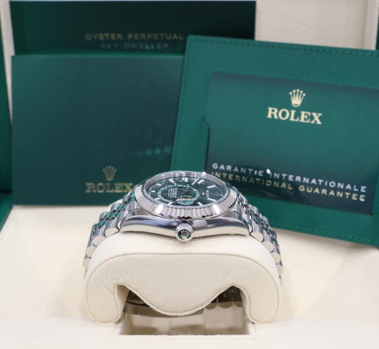 Rolex Sky-dweller 2024 Sky-dweller Jubilee Mint Green Dial Unworn