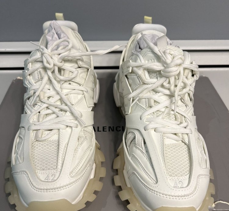 Balenciaga Track Trainer Glow In The Dark Size 9 Us