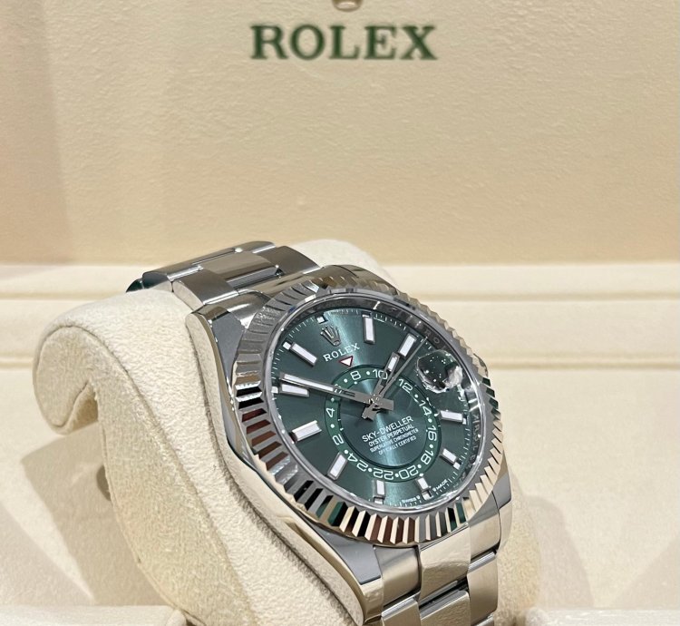 Rolex Sky-dweller 2024 Steel Sky-dweller Green Dial Unworn Box And Papers 336934