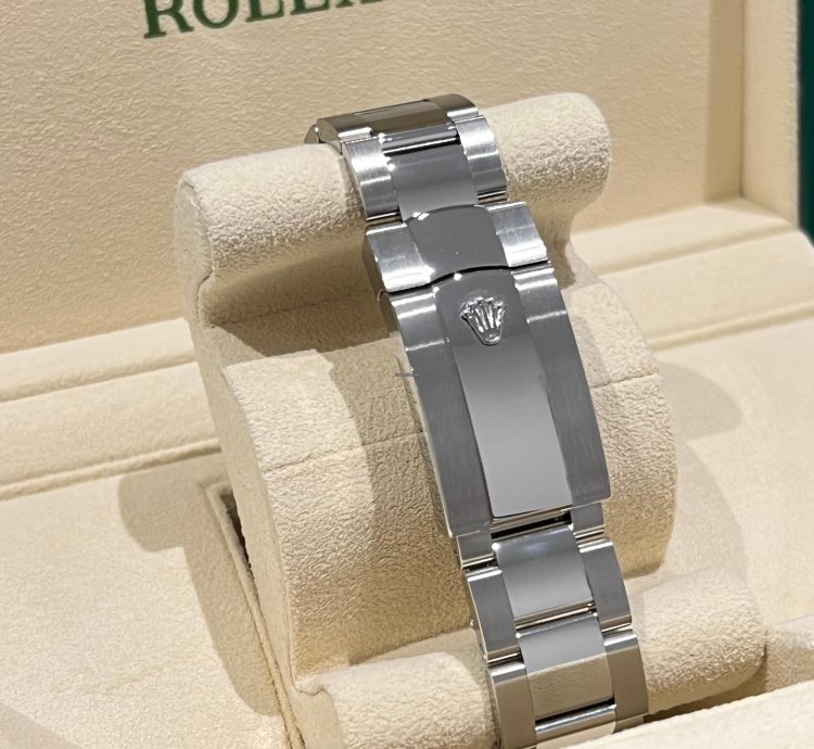 Rolex Sky-dweller 2024 Steel Sky-dweller Green Dial Unworn Box And Papers 336934