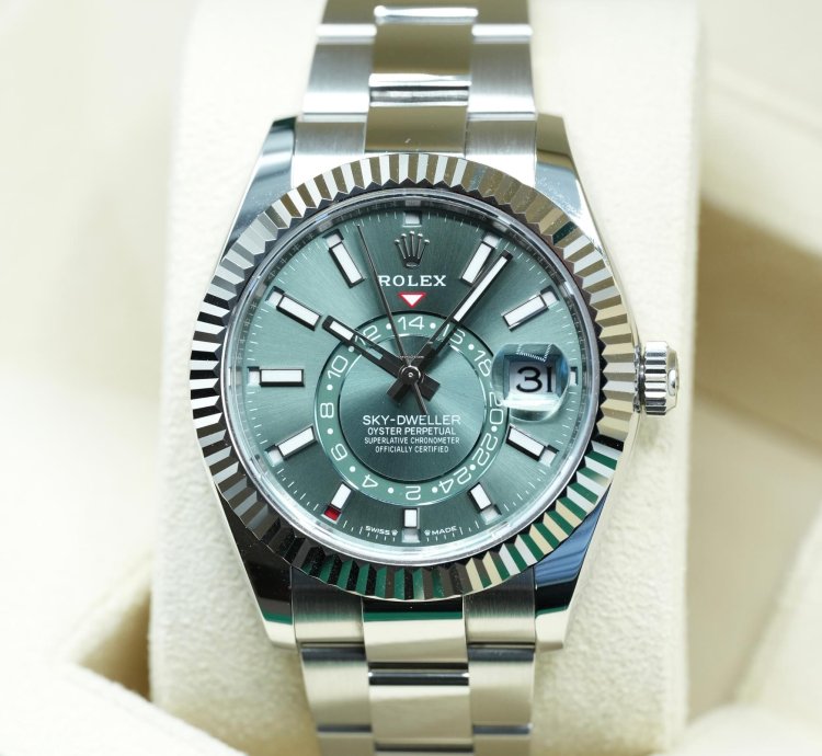 Rolex Sky-dweller 2024 Steel Sky-dweller Green Dial Unworn Box And Papers 336934