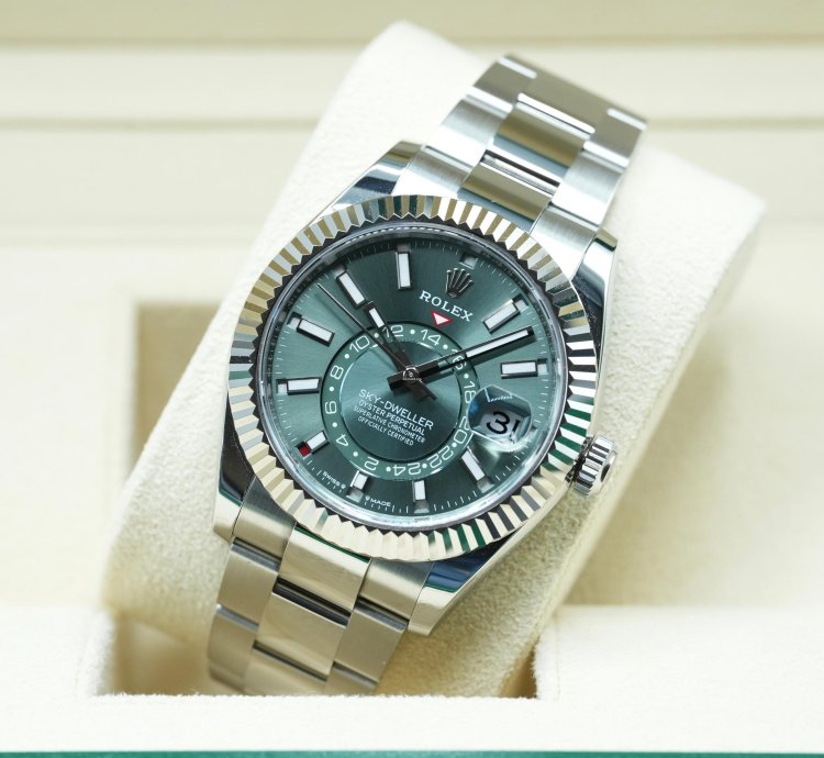 Rolex Sky-dweller 2024 Steel Sky-dweller Green Dial Unworn Box And Papers 336934