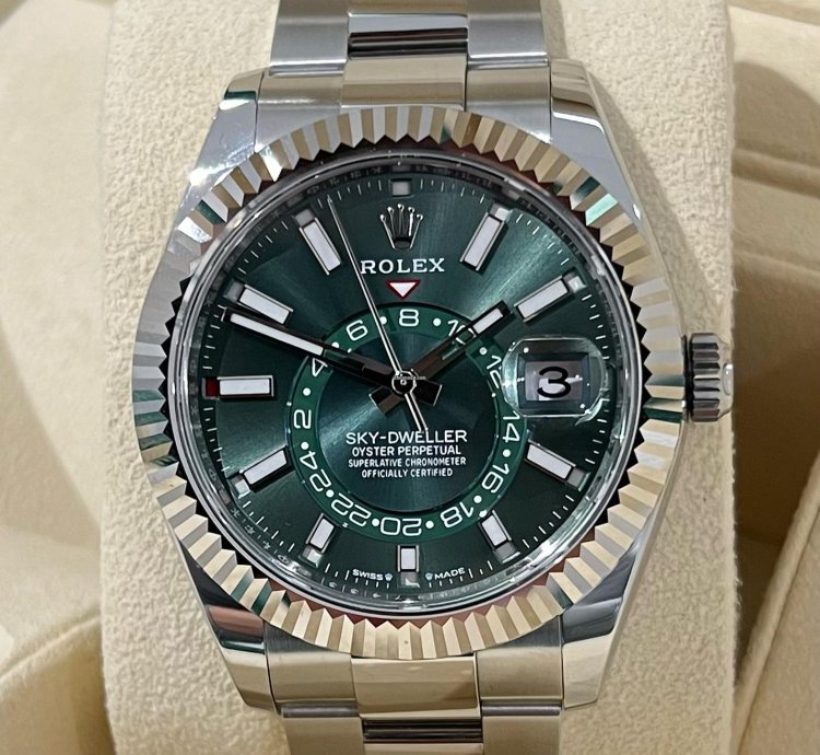 Rolex Sky-dweller 2024 Steel Sky-dweller Green Dial Unworn Box And Papers 336934