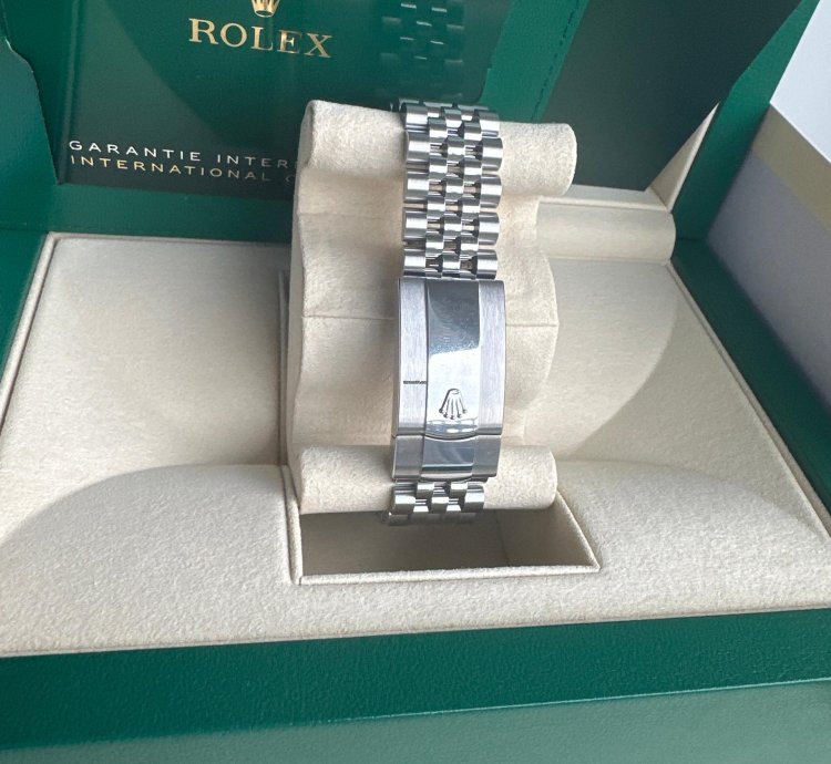 Rolex Sky-dweller 2025 Full Set Unworn