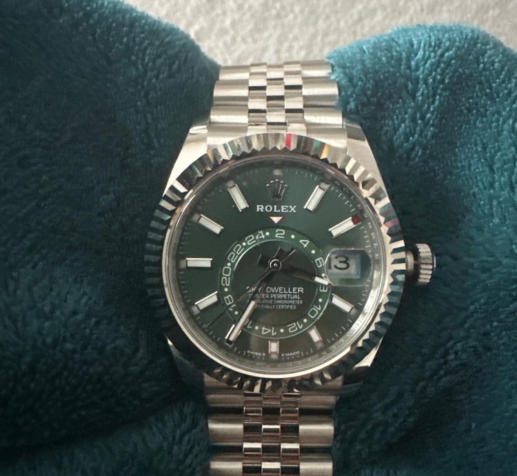 Rolex Sky-dweller 2025 Full Set Unworn