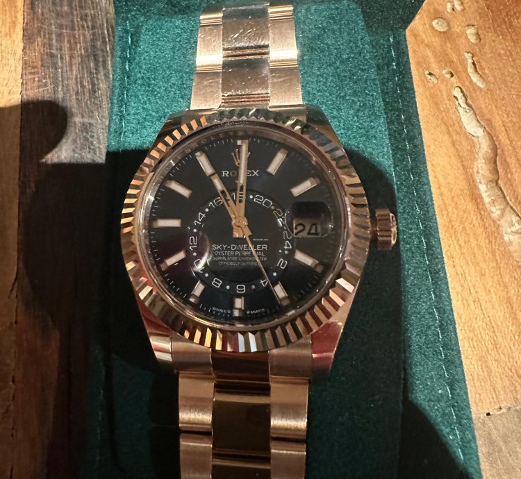 Rolex Sky-dweller 2025 Like-new Never Worn Purchased 03 19 2025