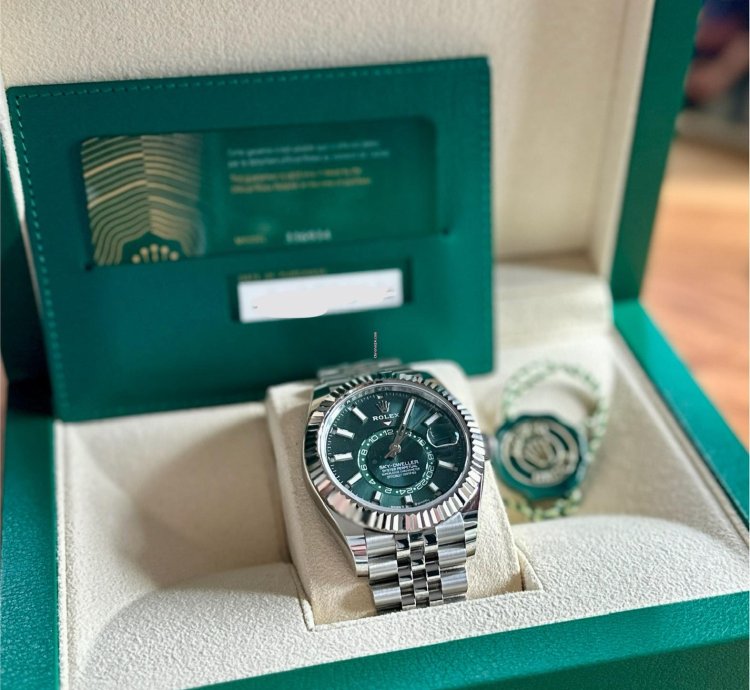 Rolex Sky-dweller 2025 Mint Green Sky-dweller On Jubilee - Complete - 336934