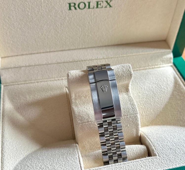 Rolex Sky-dweller 2025 Mint Green Sky-dweller On Jubilee - Complete - 336934