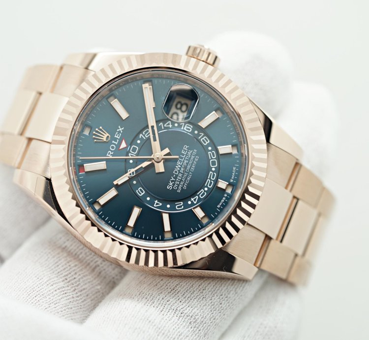 Rolex Sky-dweller 2025 New Everose Gold Blue Green Dial