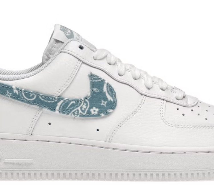 Air Force 1 Low 07 Essential White Worn Blue Paisley