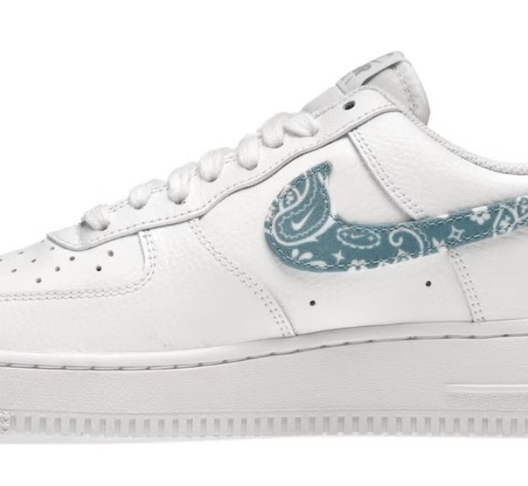 Air Force 1 Low 07 Essential White Worn Blue Paisley