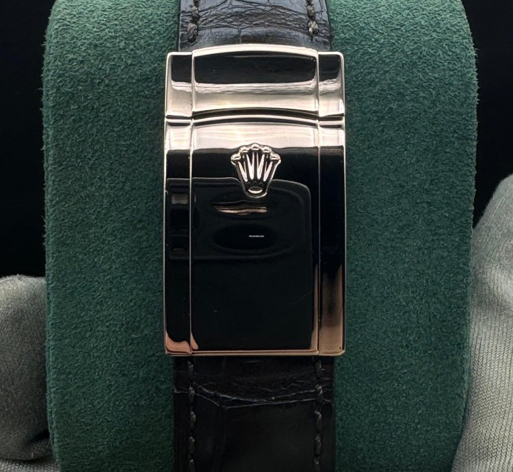 Rolex Sky-dweller 326135