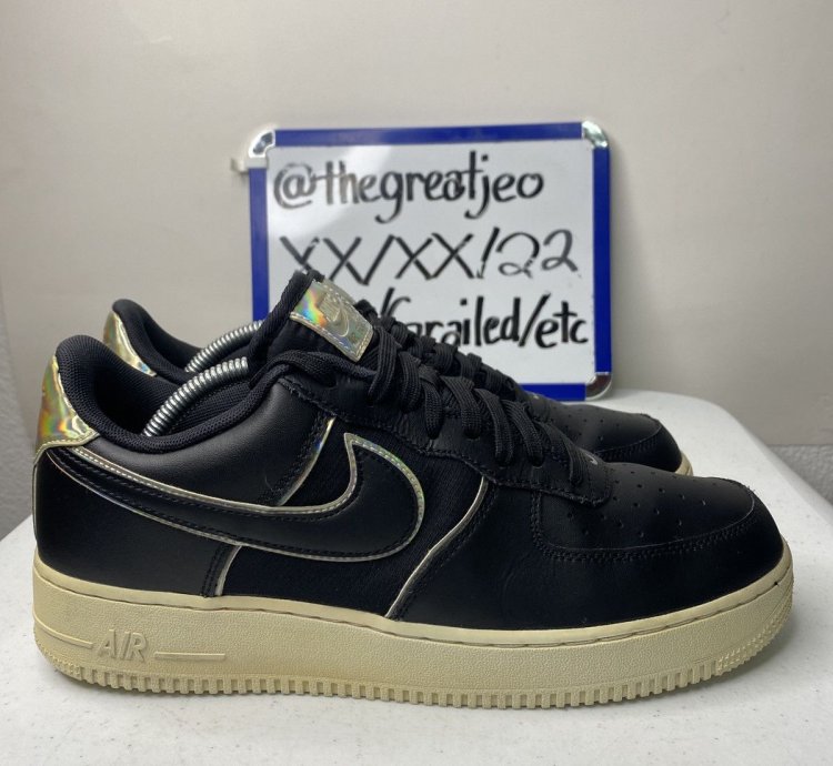 Air Force 1 Low 07 Lv8 Black Iridescent Outline
