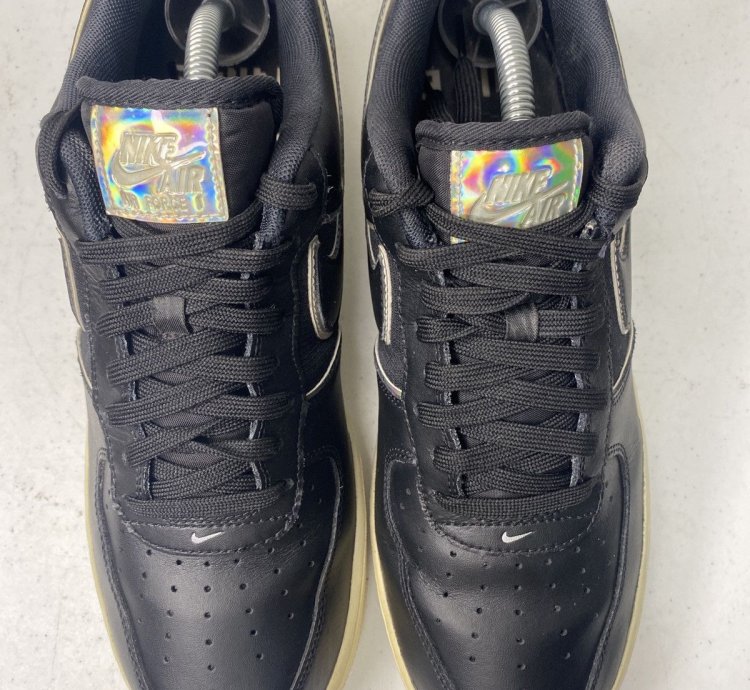 Air Force 1 Low 07 Lv8 Black Iridescent Outline