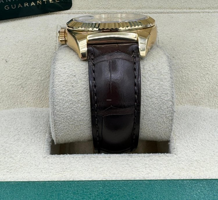 Rolex Sky-dweller 326138