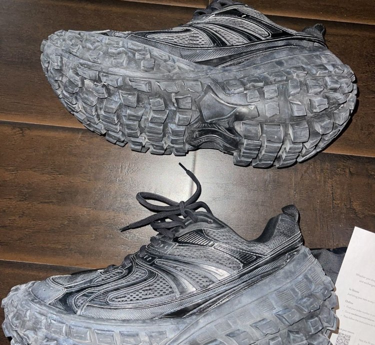 Balenciaga Triple Black Defender Size 10 Runner Track