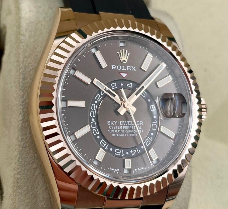Rolex Sky-dweller 326235 Rose Gold Chocolate Dial Oysterflex Unworn 2023