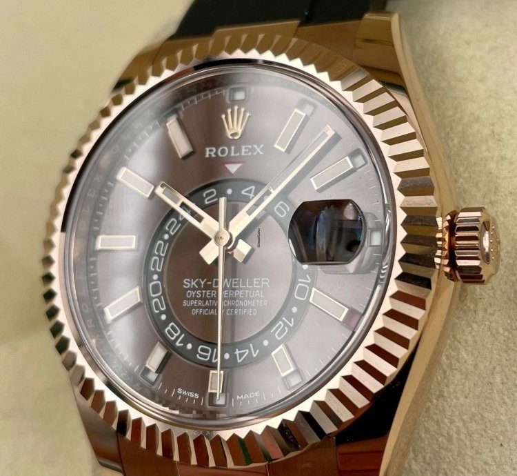 Rolex Sky-dweller 326235 Rose Gold Chocolate Dial Oysterflex Unworn 2023
