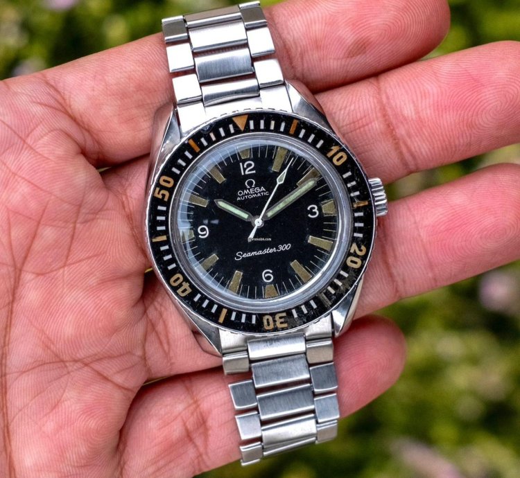 Omega Seamaster 300 Collectors Set - Bakelite Bezel Omega Flat Link Bracelet