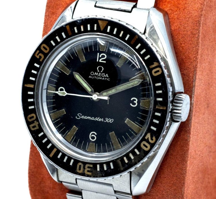 Omega Seamaster 300 Collectors Set - Bakelite Bezel Omega Flat Link Bracelet