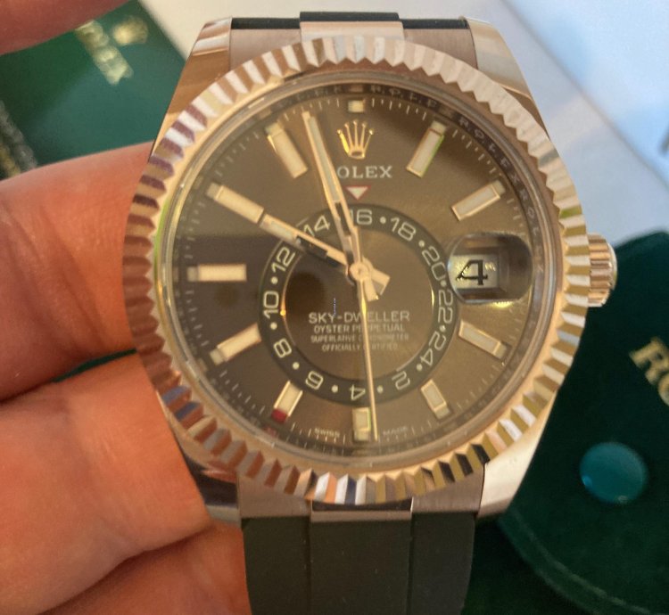 Rolex Sky-dweller 326235-0002