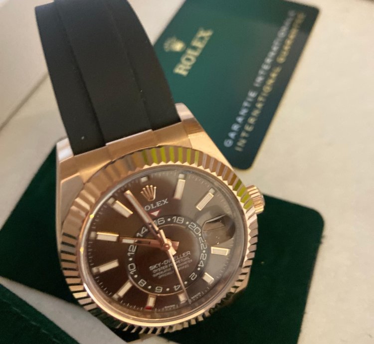 Rolex Sky-dweller 326235-0002