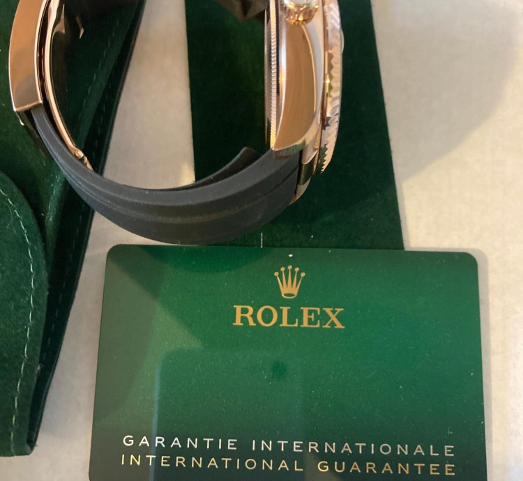 Rolex Sky-dweller 326235-0002