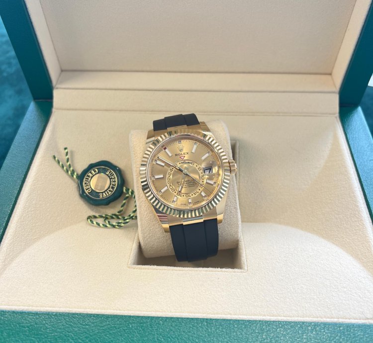 Rolex Sky-dweller 326238