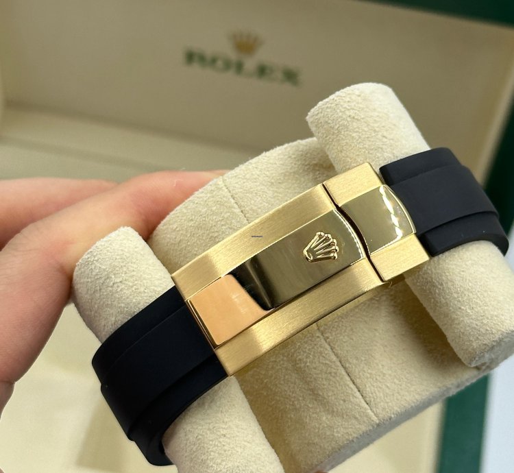 Rolex Sky-dweller 326238 White Dial Yellow Gold Oysterflex