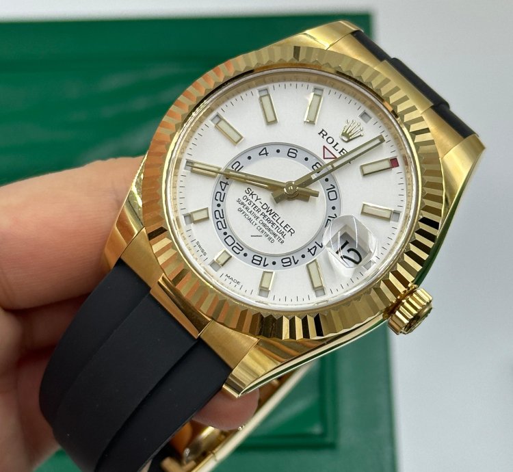Rolex Sky-dweller 326238 White Dial Yellow Gold Oysterflex