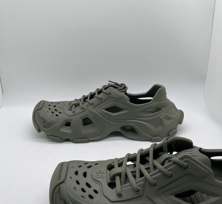 Hd Rubber Lace Up Sneakers