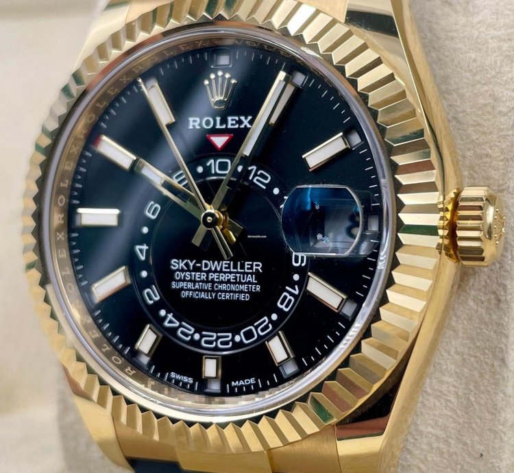Rolex Sky-dweller 326238 Yellow Gold Black Dial Oysterflex Unworn 2023