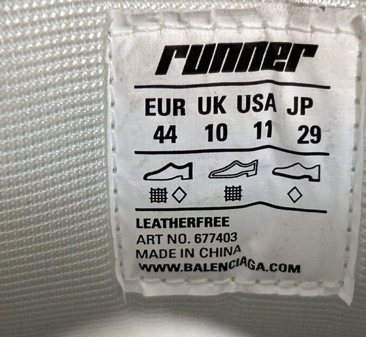 Last Drop Balenciaga Runner White Size 44 Brand New